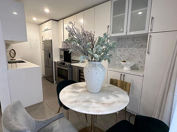 5th image of 1735 N Fuller Ave APT 122