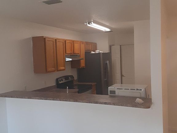 2nd image of 513 13th Pl