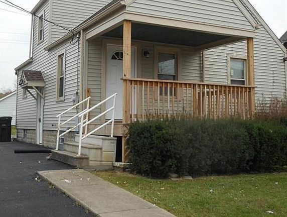 3rd image of 1538 Larchmont Ave NE