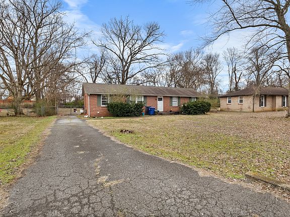 2nd image of 305 Nottingham Pl