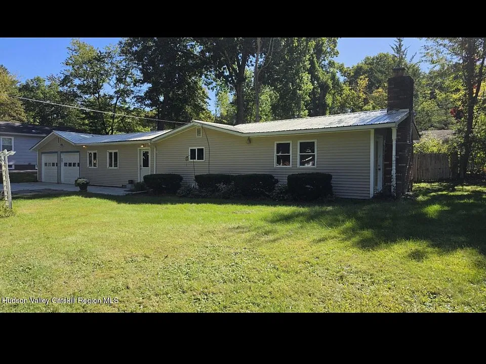 4 Cove St #1