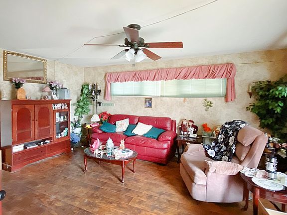 4th image of 2114 North St