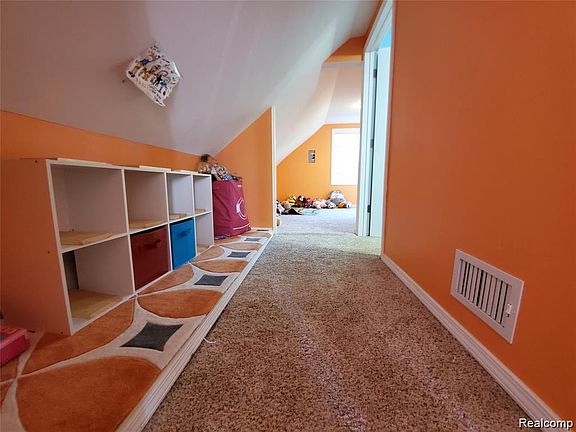 5th image of 2314 Whalen St