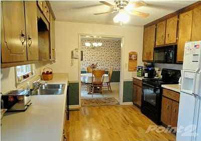 121 Burton Kitchen with Newer Appliances