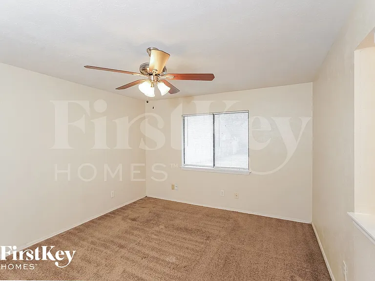 4841 Trailwood Dr — Photo 8