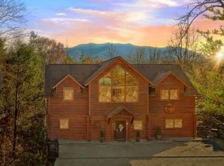 443 Pa Proffitt Rd, Gatlinburg, TN 37738
