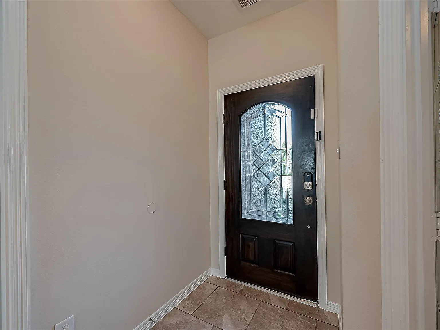 4 bed, 3.5 bath, 2744 sqft, $2,450 — Photo 4