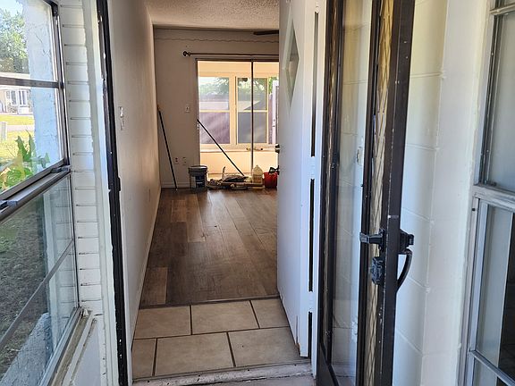 2nd image of 16 Bahia Court Loop