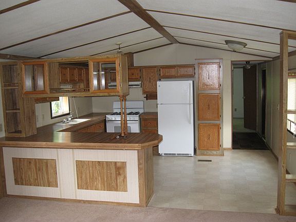 5th image of 410 Lake St Lot 10