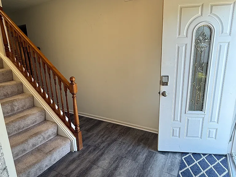 2446 Hyannis Ln — Photo 3