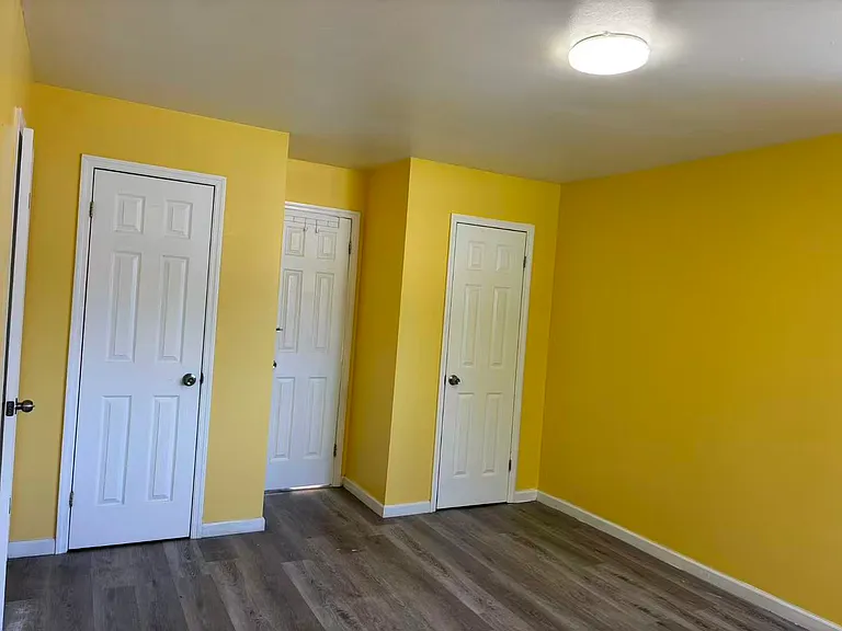 2823 Oswego St N — Photo 12