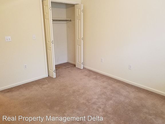 4th image of 609 N Park St APT A