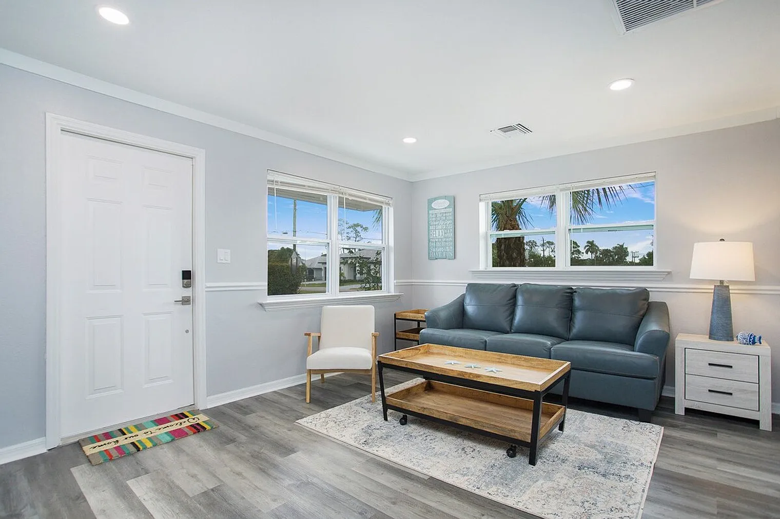 2 bed, 2.0 bath, 914 sqft, $5,884 — Photo 1