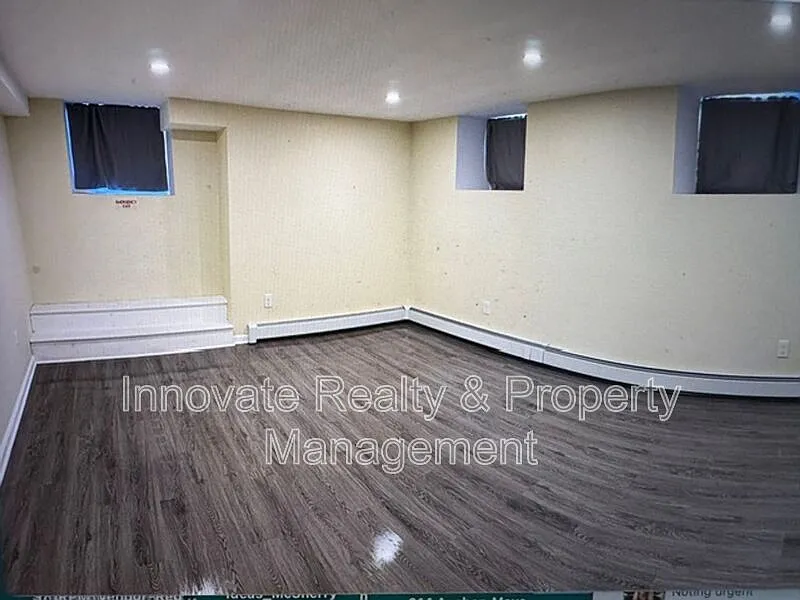 1 bed, 1.0 bath, 700 sqft, $1,235 — Photo 2