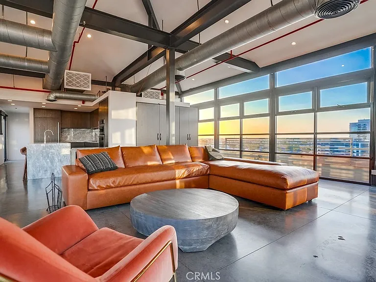 100 W 5th St #Penthouse 9B — Photo 23
