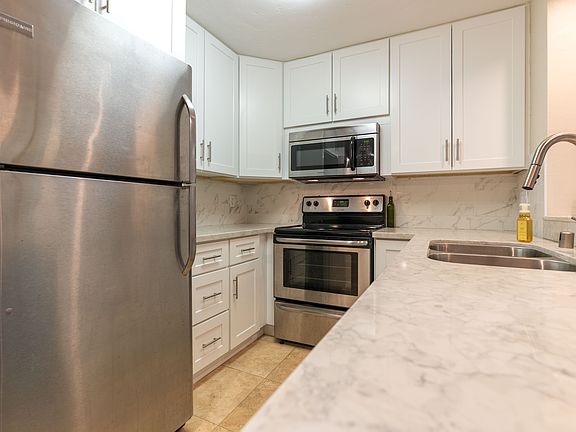 2nd image of 4600 Lamont St #229