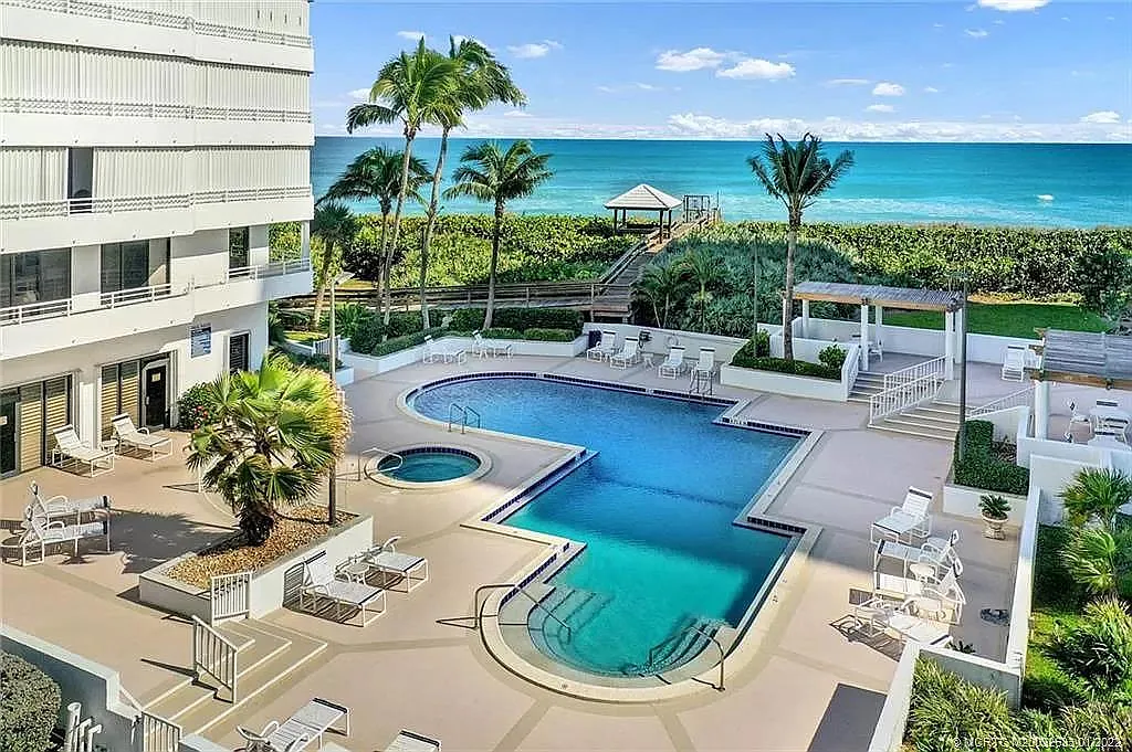 9950 S Ocean Dr — Photo 2