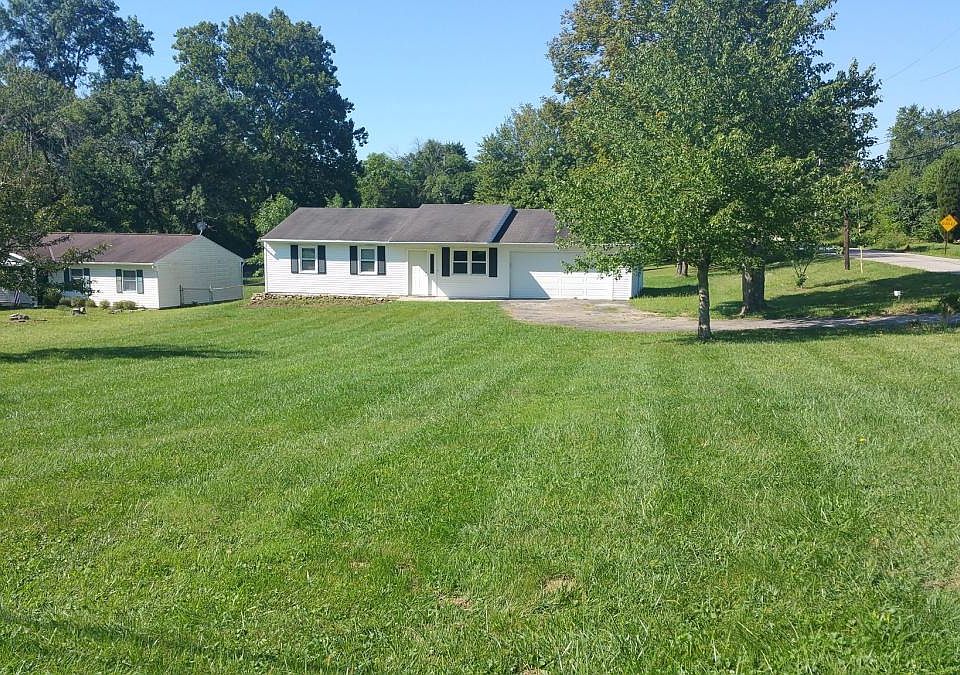 Corner of Goshen rd and E Huntley