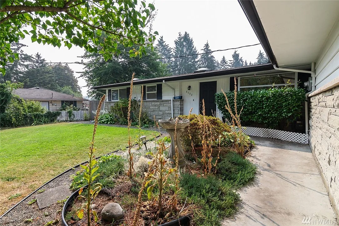 8008 W Shore Dr SW photo 1