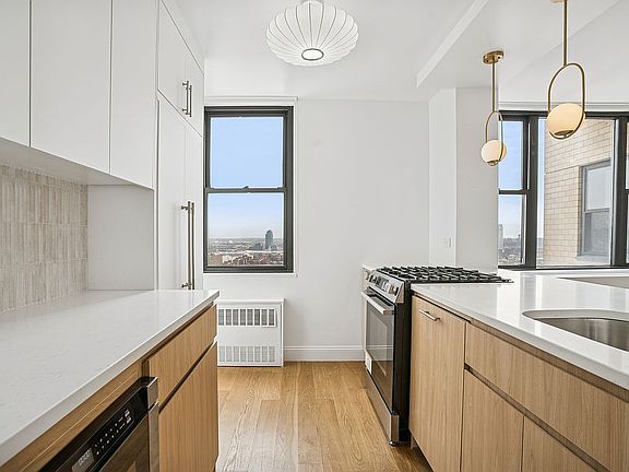 4th image of 201 E 17th St APT 31H