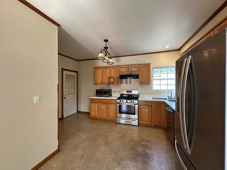 203 Locust St — Photo 6