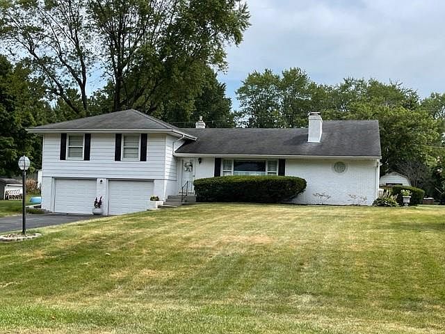 1st image of 2431 Oakwood Dr