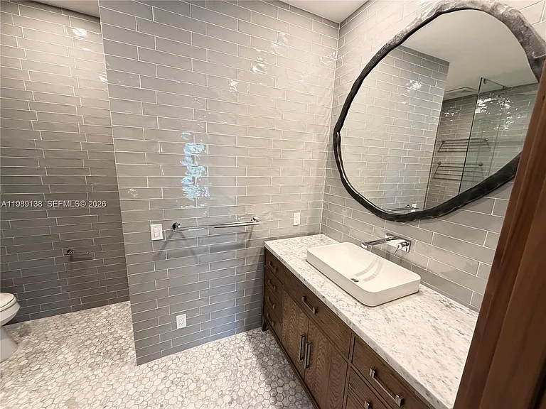 3200 NE 165th St — Photo 30