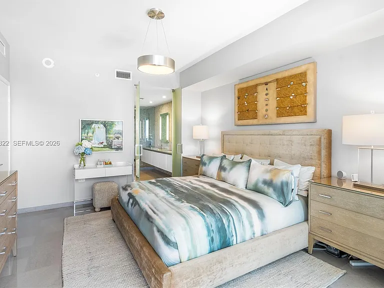 68 SE 6th St #810 — Photo 14