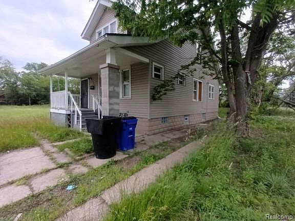 3rd image of 14221 Jane St