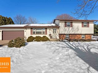 3960 Sunnyvale Dr, Deforest, WI 53532