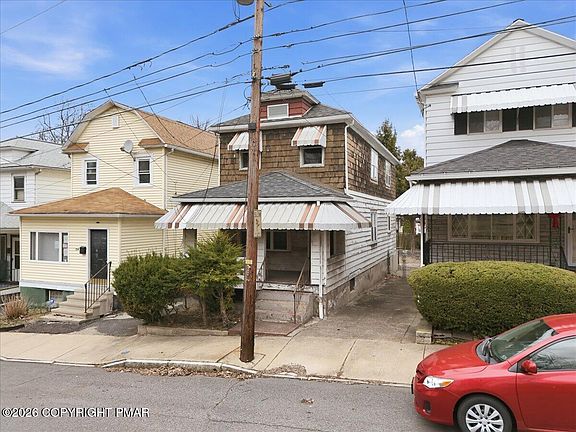 5th image of 156 Andover St
