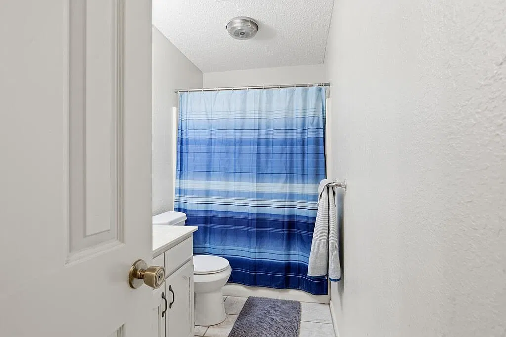 2 bed, 2.0 bath, 1040 sqft, $2,000 — Photo 4