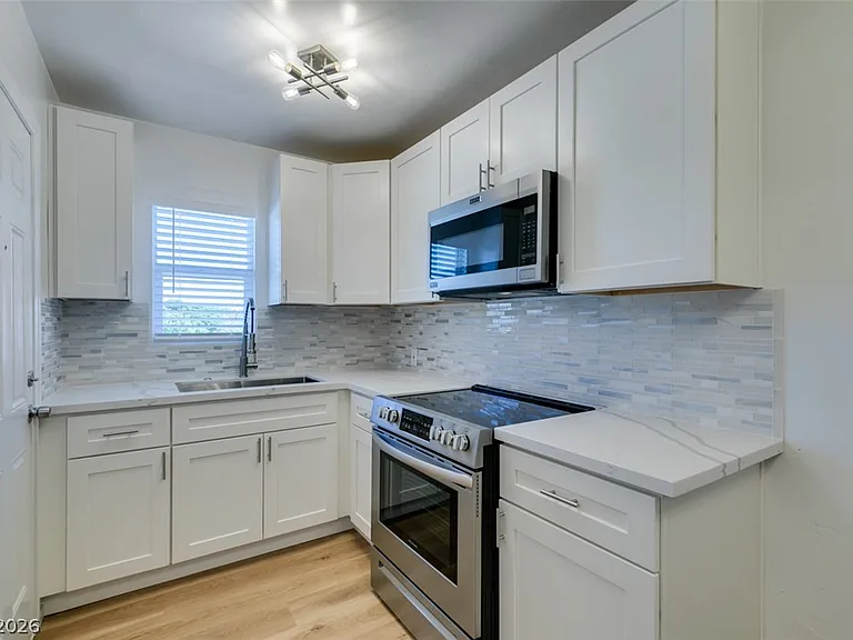 1116 S Casino Center Blvd #2 — Photo 21