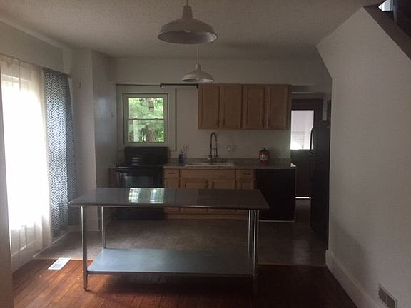 2nd image of 214 N Elm St