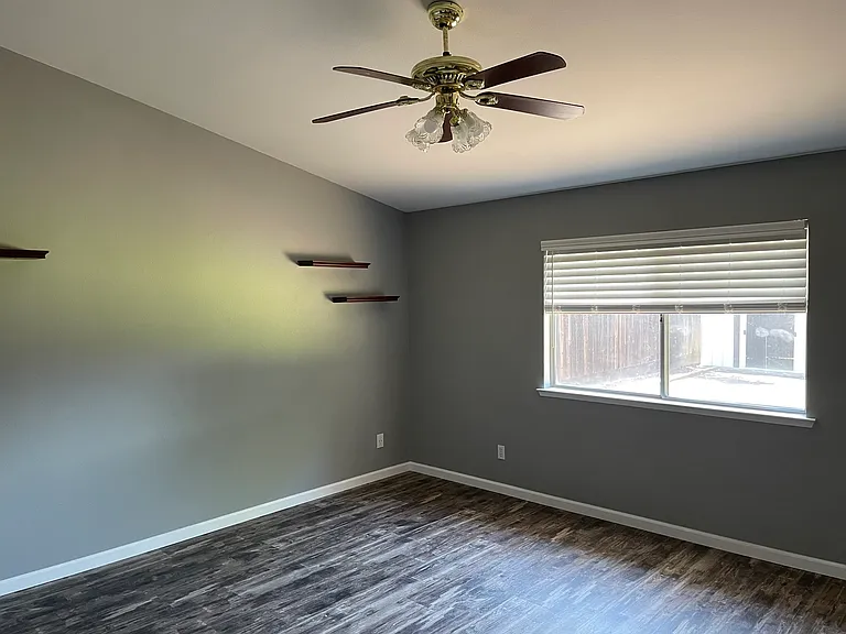 368 W Gibson Ave — Photo 8