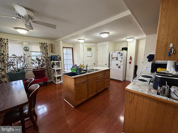 5th image of 25 W 33rd St