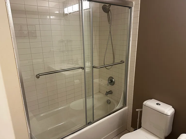 1926 W Burnside St #306 — Photo 16