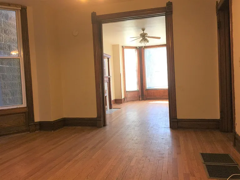 2337 N Bosworth Ave #1 — Photo 3