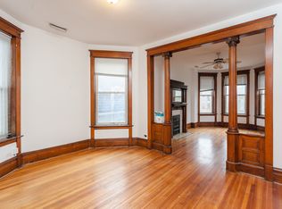 3239 N Clifton Ave #1, Chicago, IL 60657