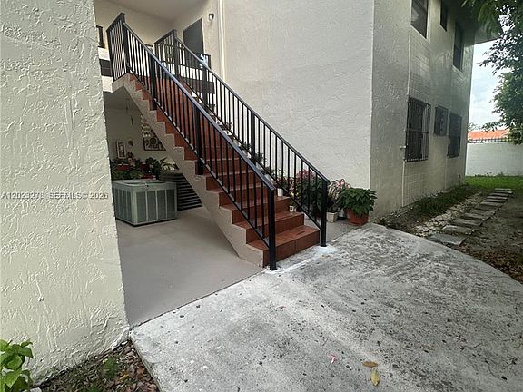 4th image of 10893 NW 7th St #2327