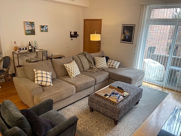 3rd image of 870 W Lill Ave #2