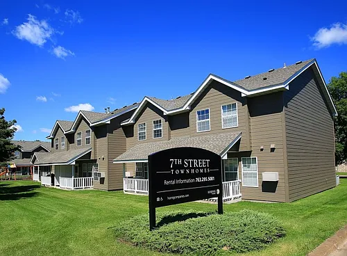7th Street Townhomes Photo 1
