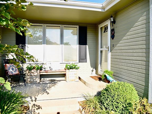 2nd image of 1505 Courtney Dr