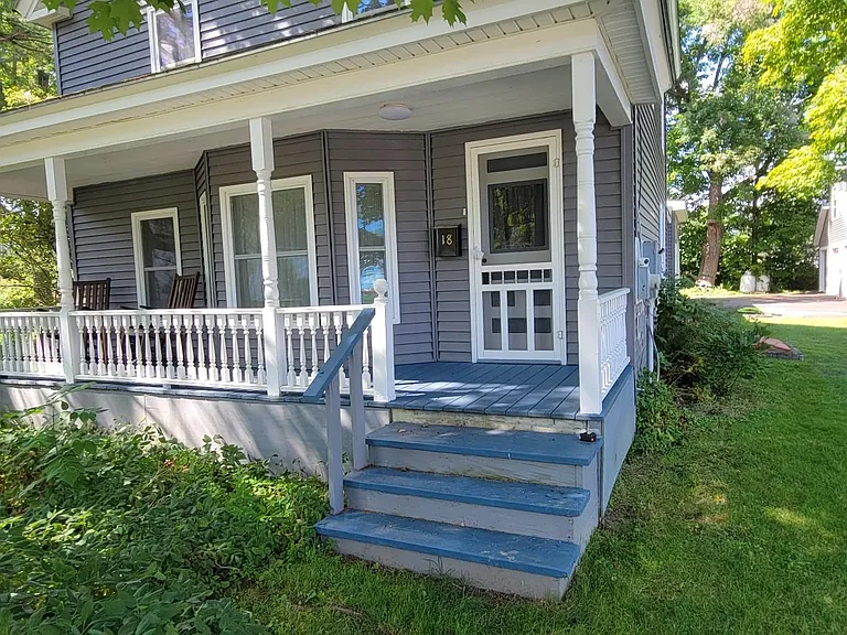 18 Wentworth Ave — Photo 1