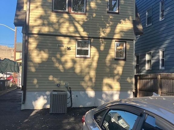 5th image of 78 Valley St