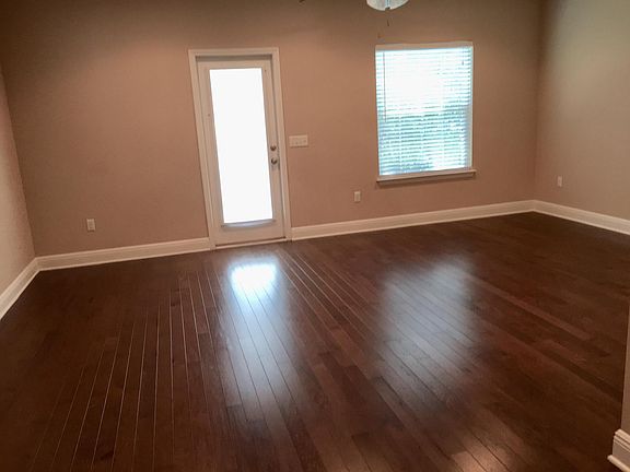 5th image of 17 W Shady Oaks Ln Unit B