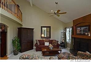 4th image of 2298 Emerald Dr