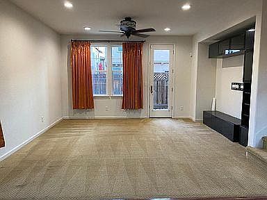 4th image of 828 Blossom Rock Ln
