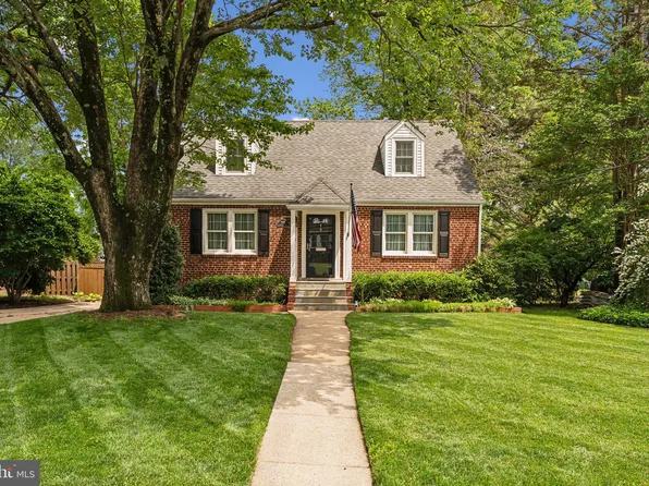 2855 Lawrence Dr, Falls Church, VA 22042