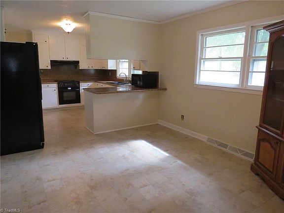 4th image of 228 Jett Dr